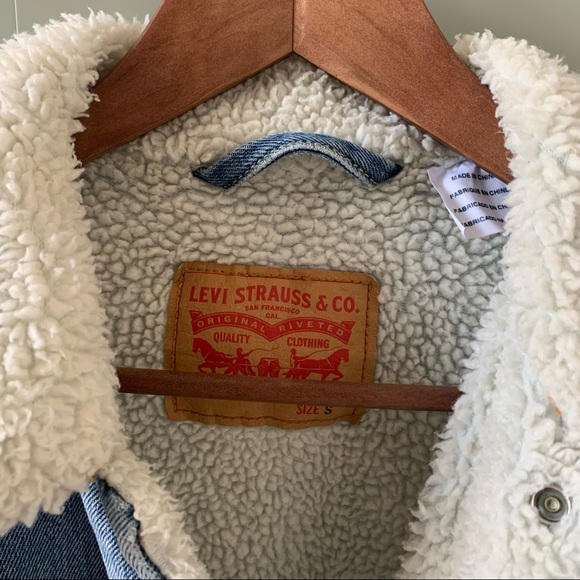 Levi’s sherpa trucker jacket - Picture 3 of 5